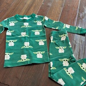 Rare: Hannah Anderson, “The Child” baby Yoda kids pajama size 4.